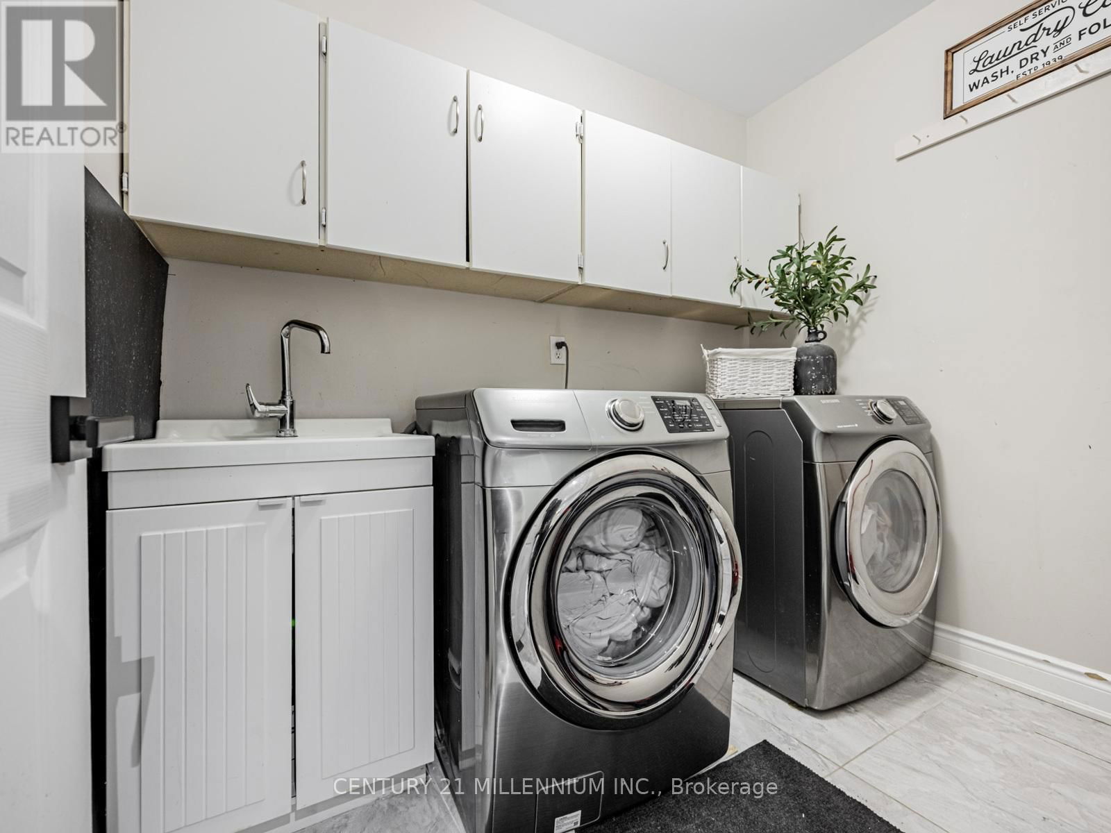 325 MARSHALL CRESCENT Image 18
