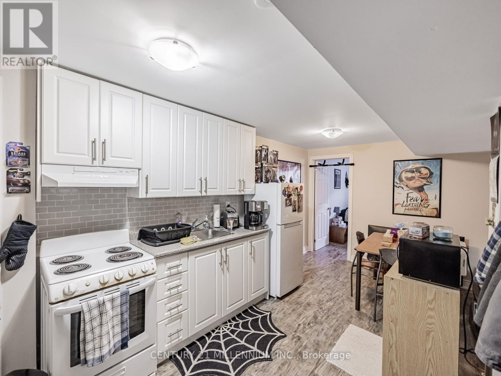 325 MARSHALL CRESCENT Image 28