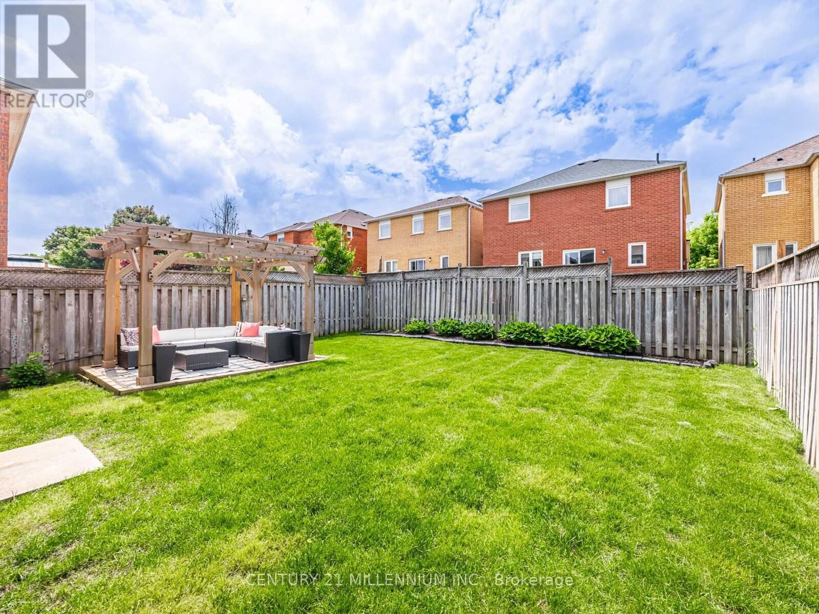 325 MARSHALL CRESCENT Image 34