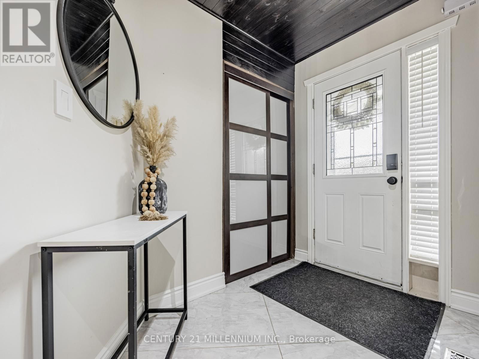 325 MARSHALL CRESCENT Image 4