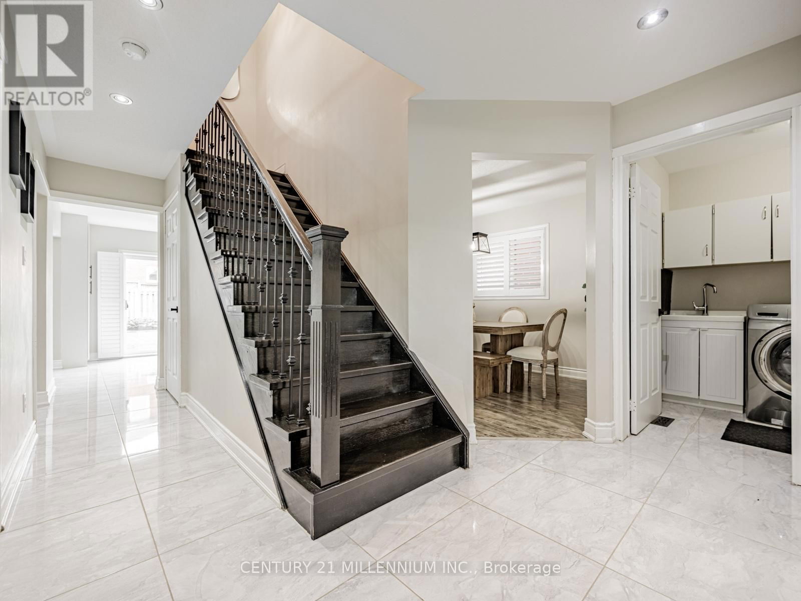 325 MARSHALL CRESCENT Image 5