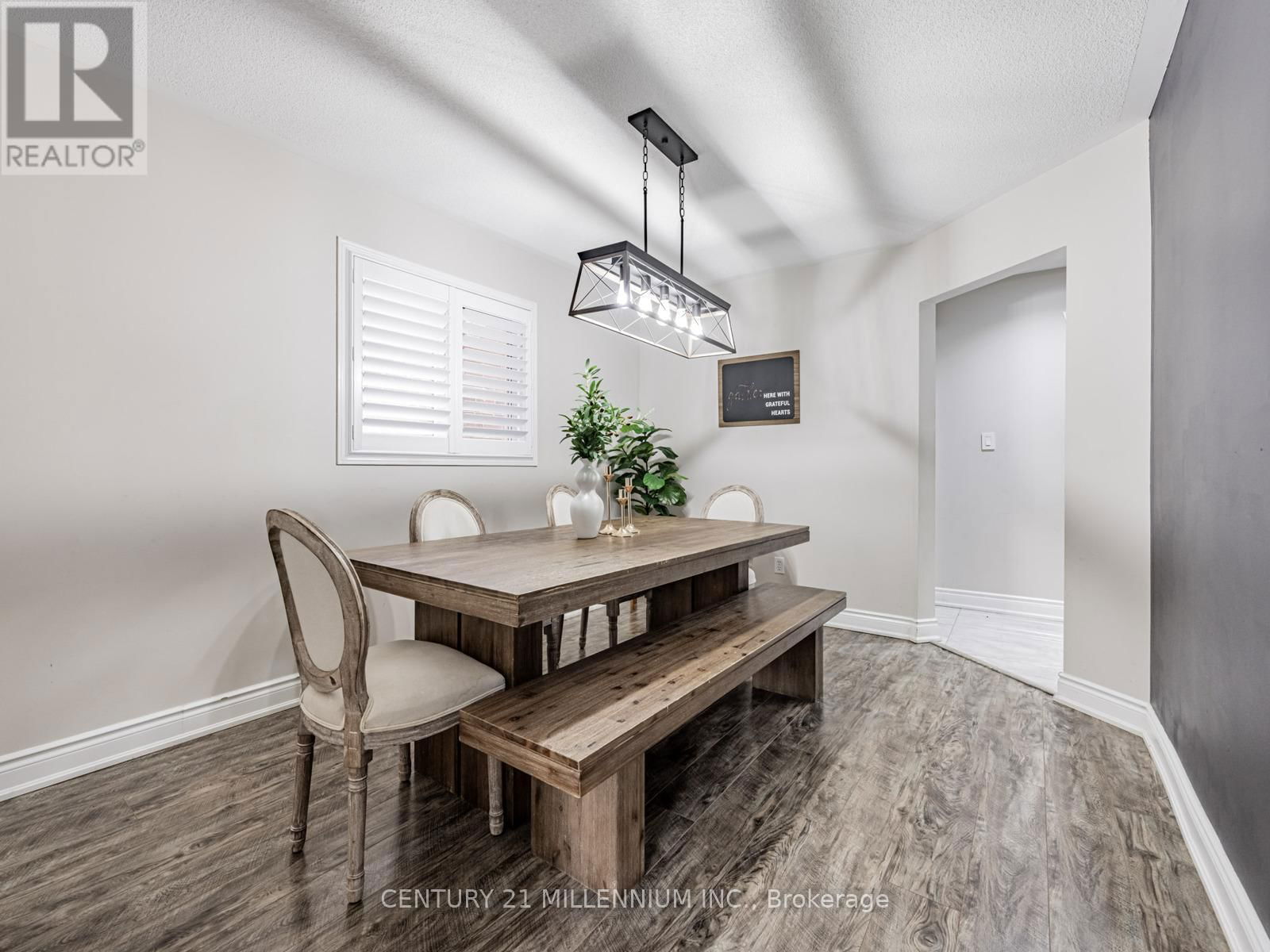 325 MARSHALL CRESCENT Image 8