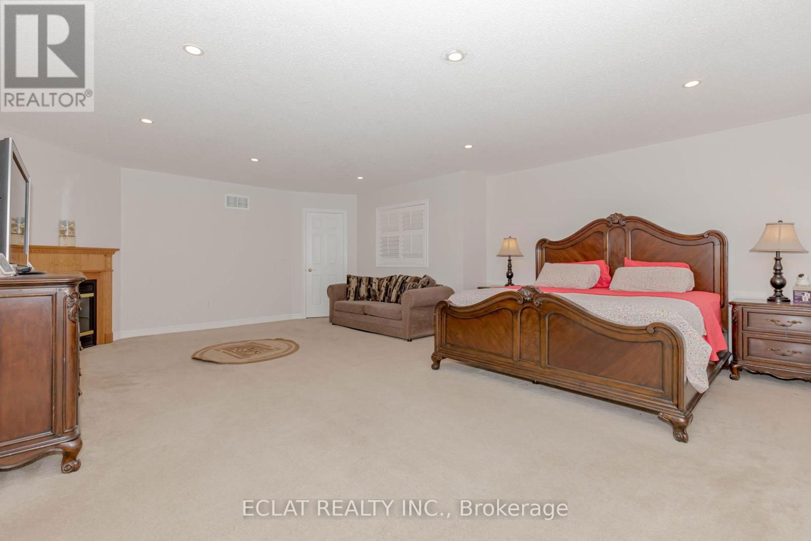 3513 STONECUTTER CRESCENT Image 31