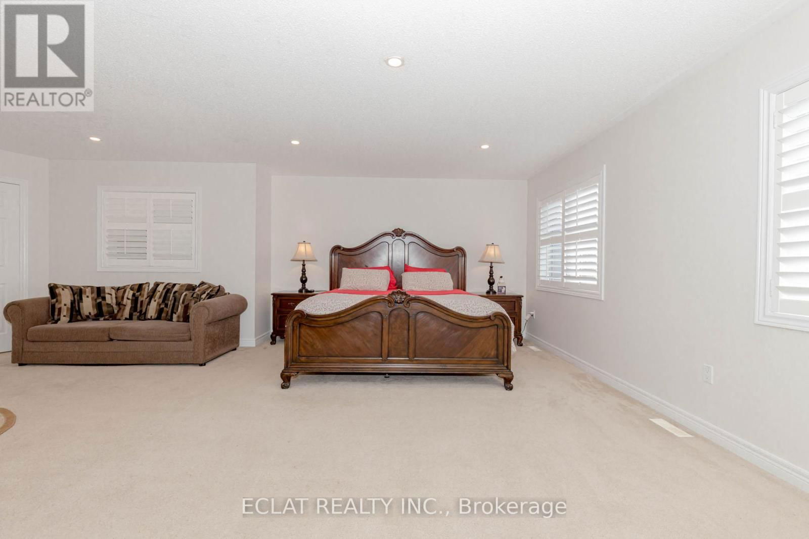 3513 STONECUTTER CRESCENT Image 32