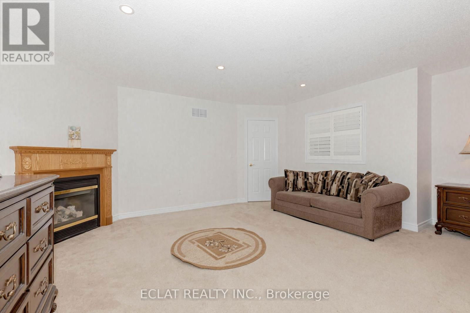 3513 STONECUTTER CRESCENT Image 33