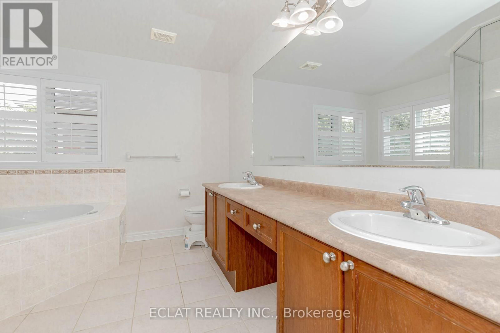 3513 STONECUTTER CRESCENT Image 35