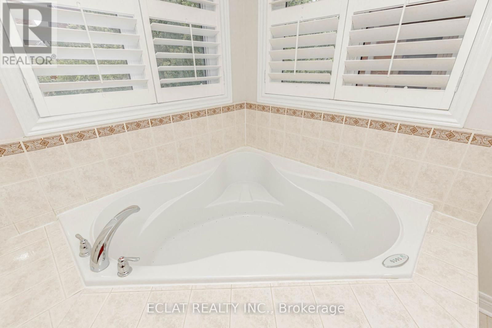 3513 STONECUTTER CRESCENT Image 38
