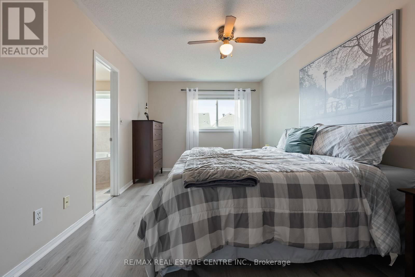 420 JAY CRESCENT Image 24