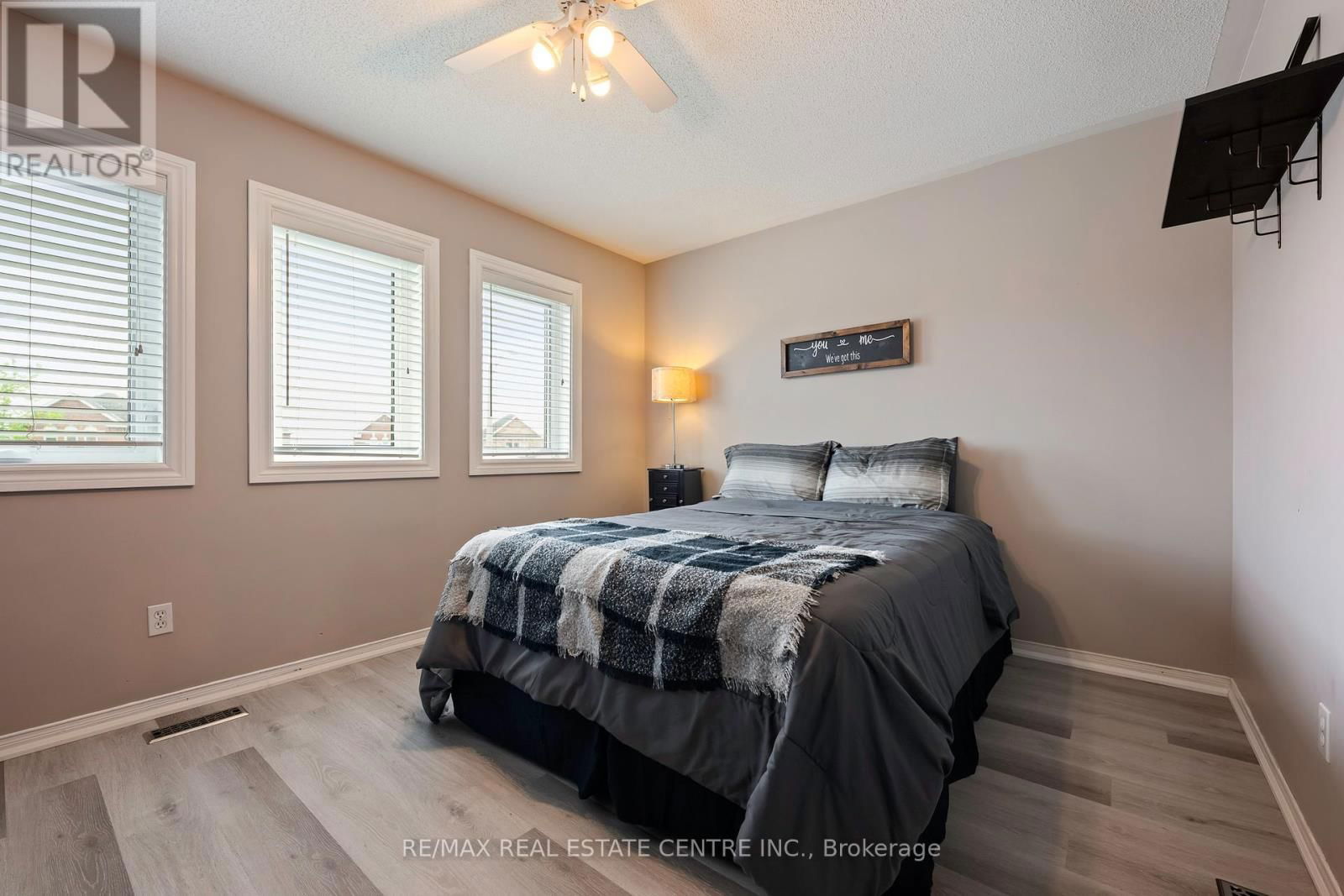 420 JAY CRESCENT Image 33