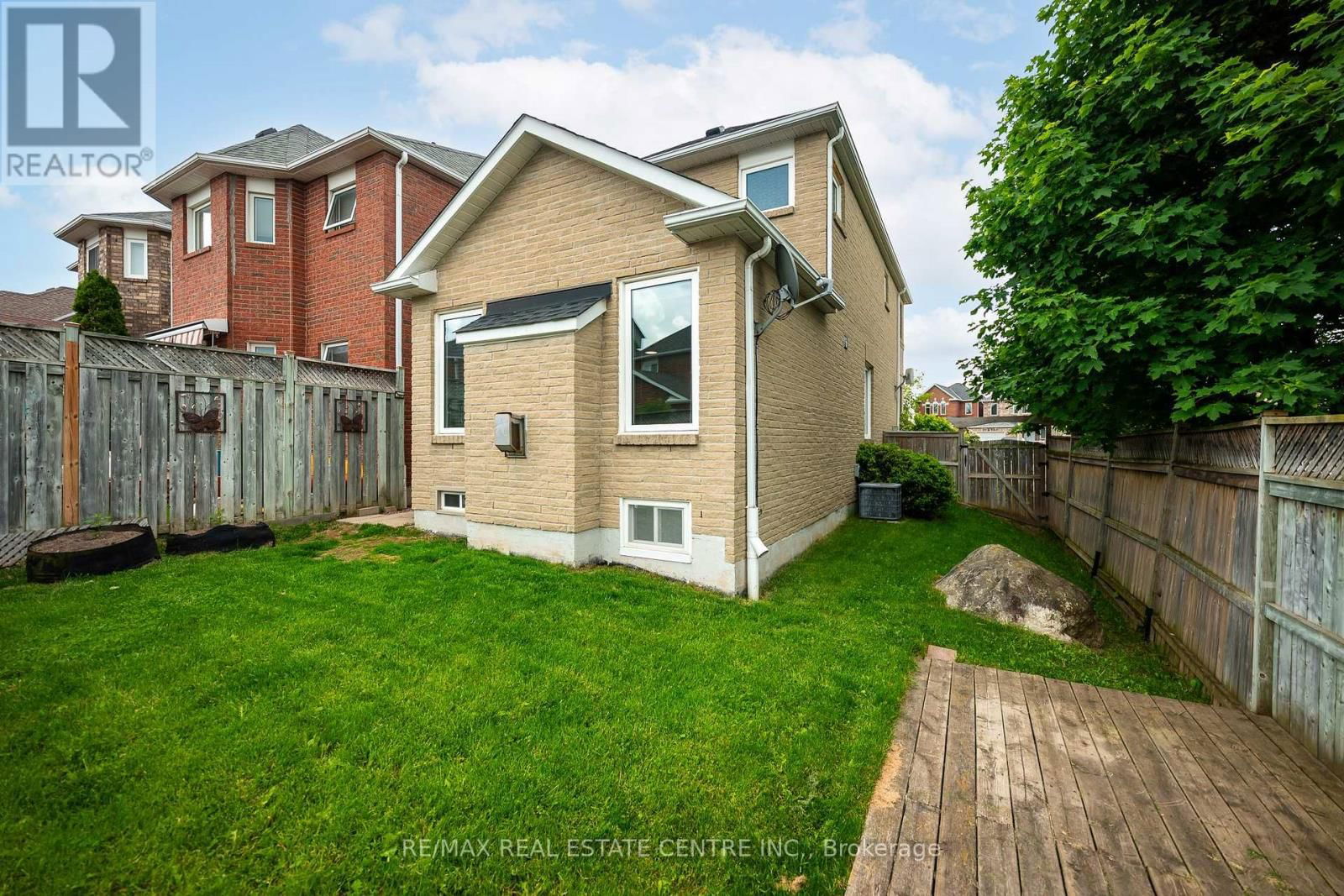 420 JAY CRESCENT Image 47