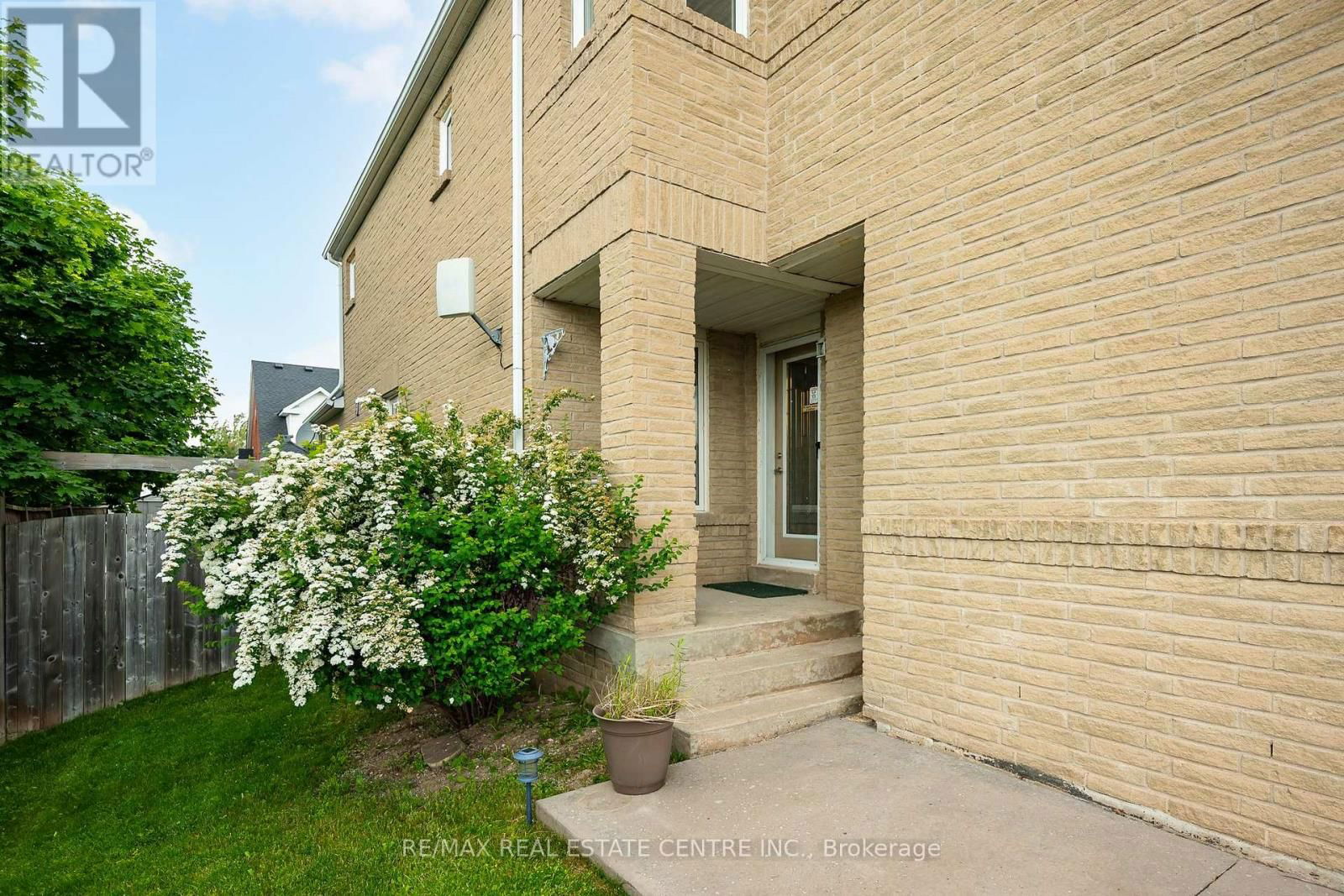 420 JAY CRESCENT Image 5
