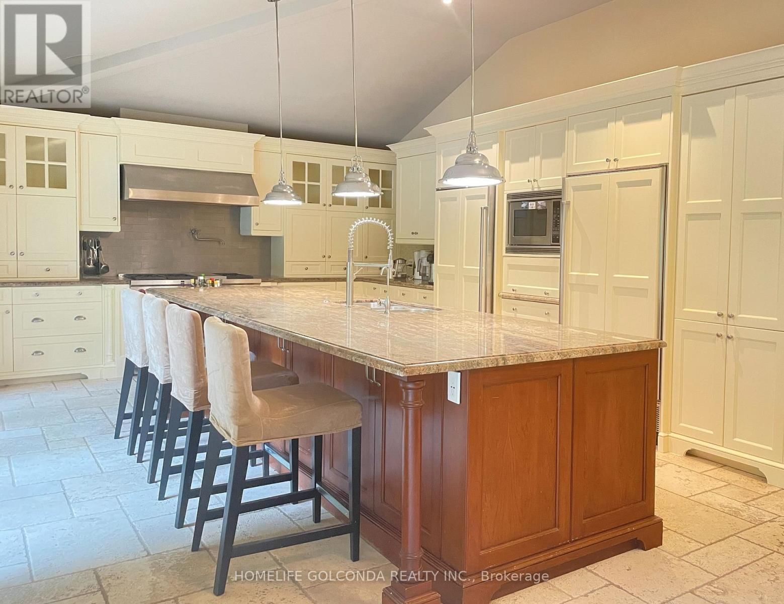 300 CORAL TERRACE Image 5