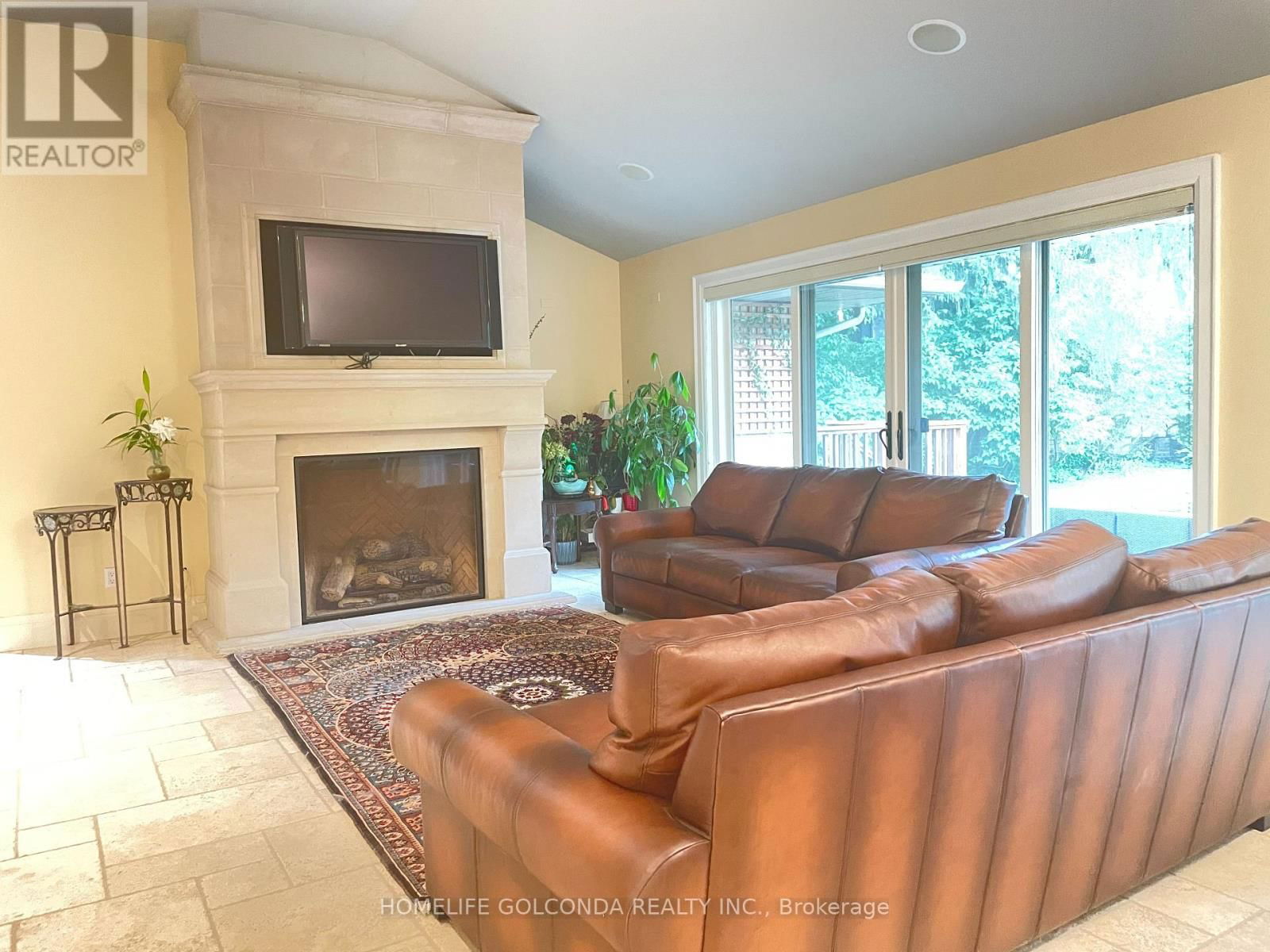 300 CORAL TERRACE Image 7