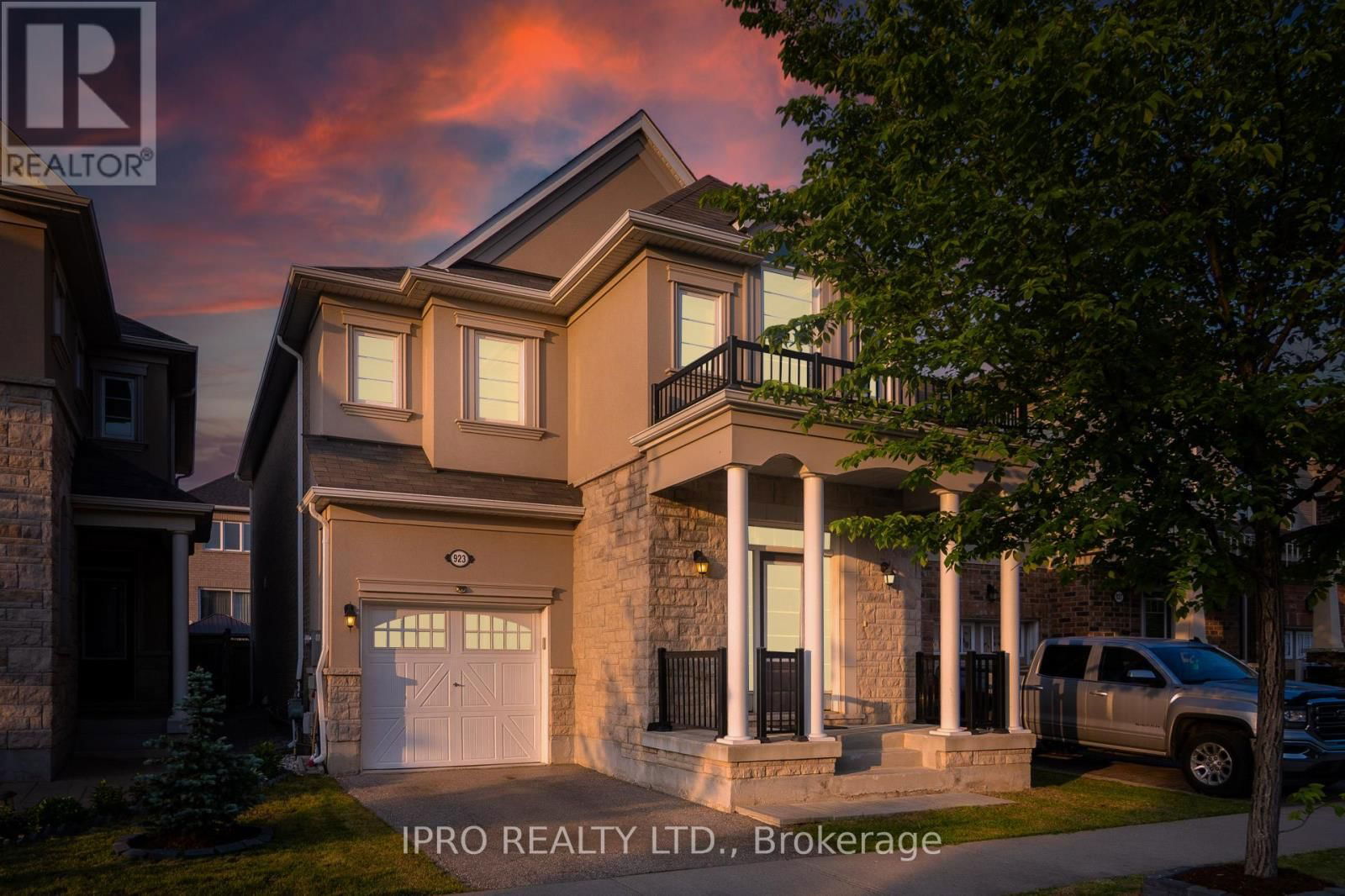 923 PENSON CRESCENT Image 1