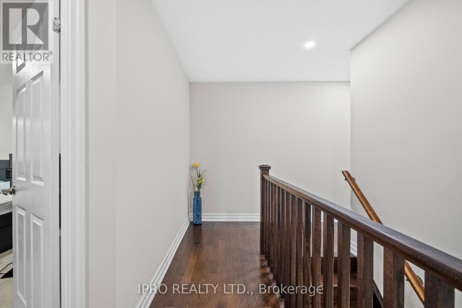 923 PENSON CRESCENT Image 17