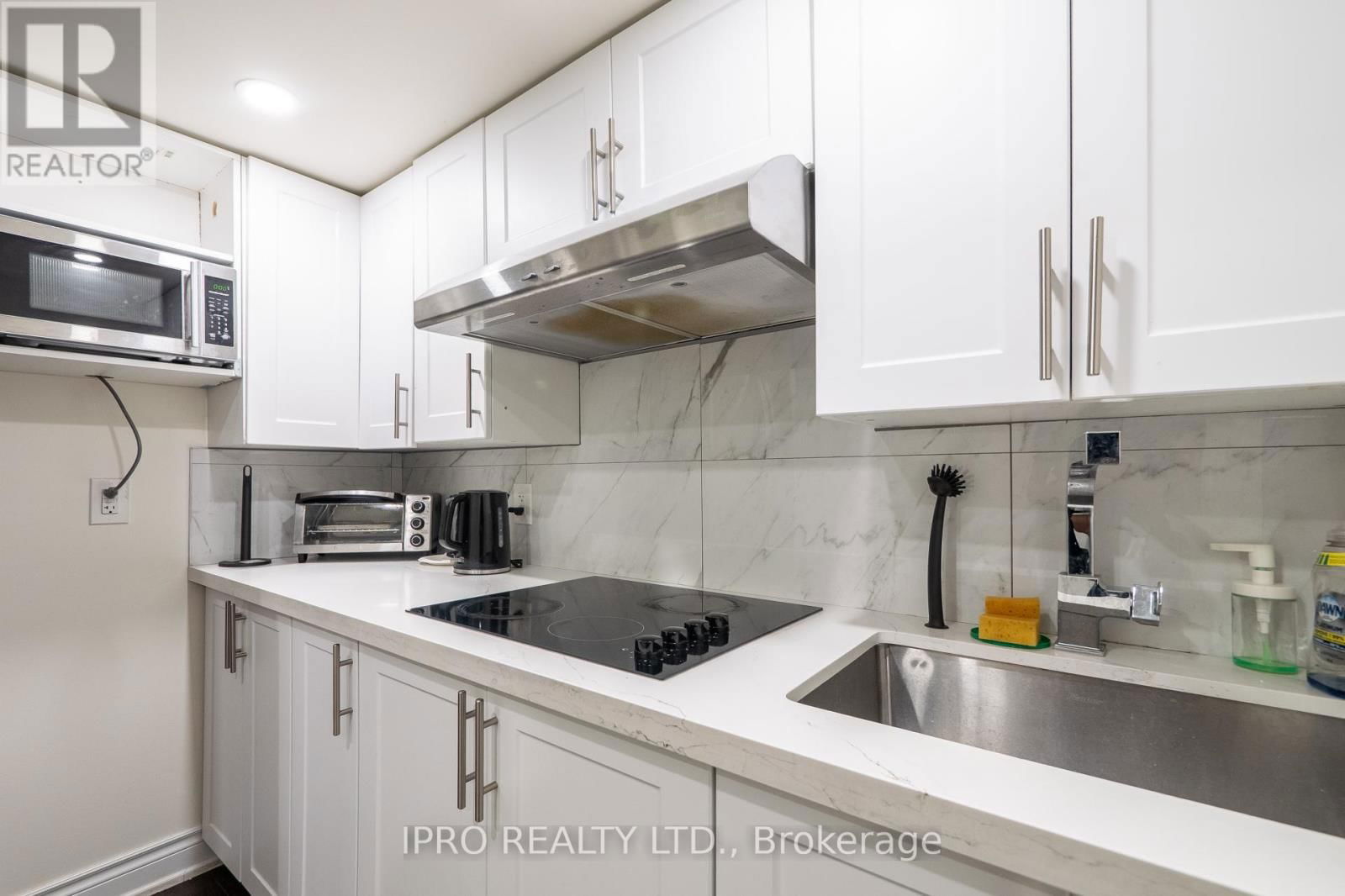923 PENSON CRESCENT Image 34