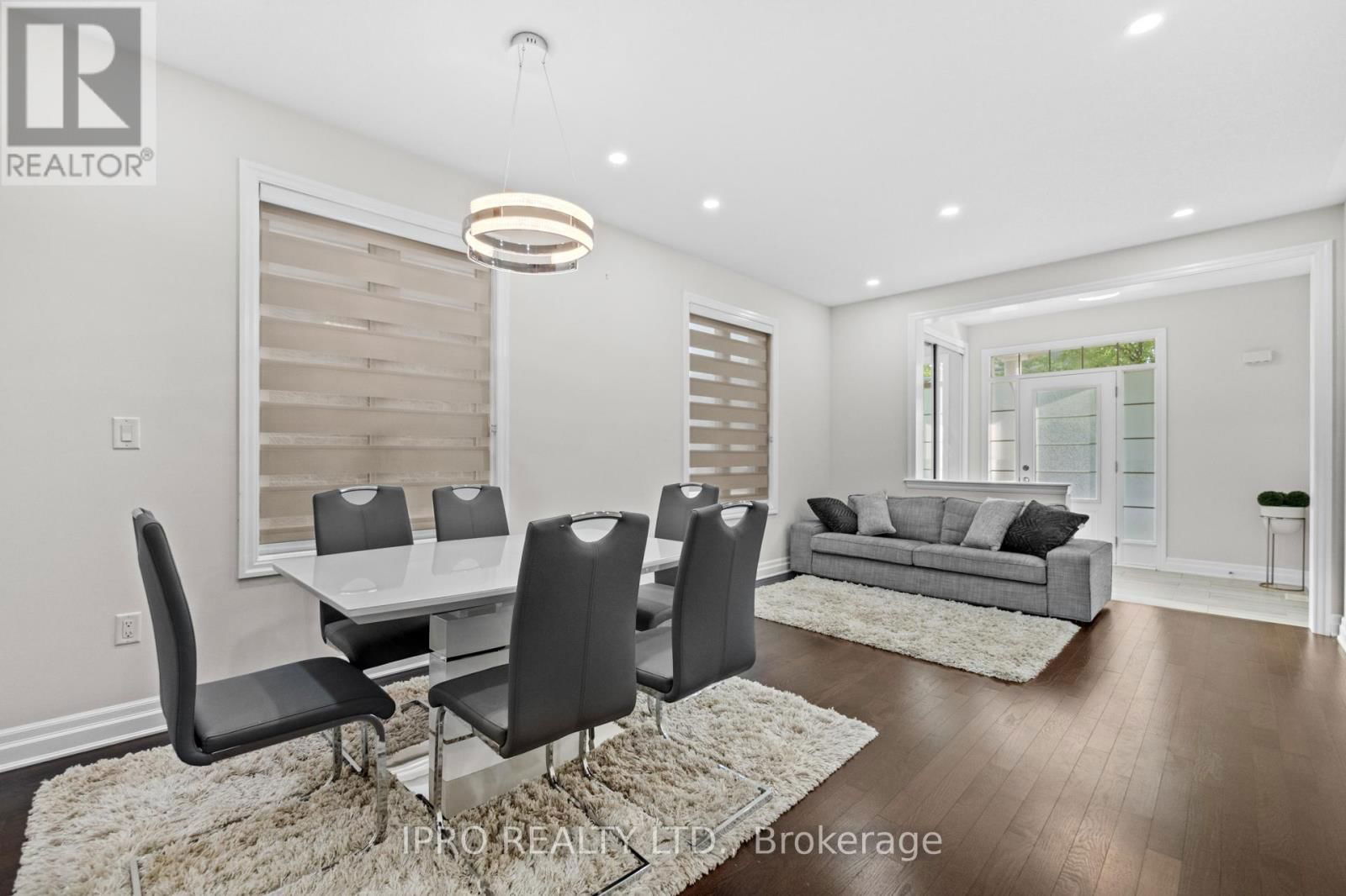 923 PENSON CRESCENT Image 4