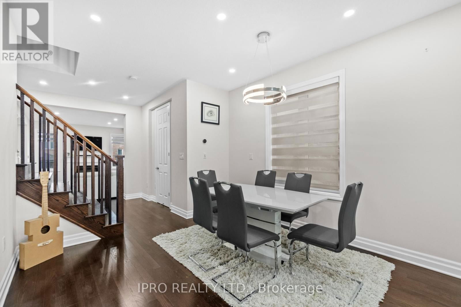 923 PENSON CRESCENT Image 6