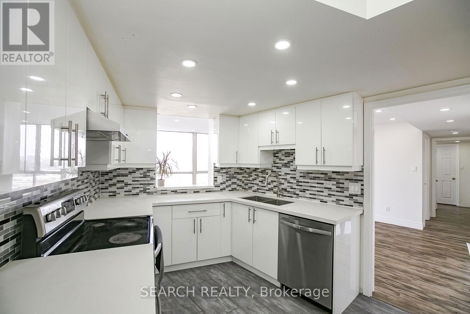 906 - 1360 RATHBURN ROAD EAST Image 18