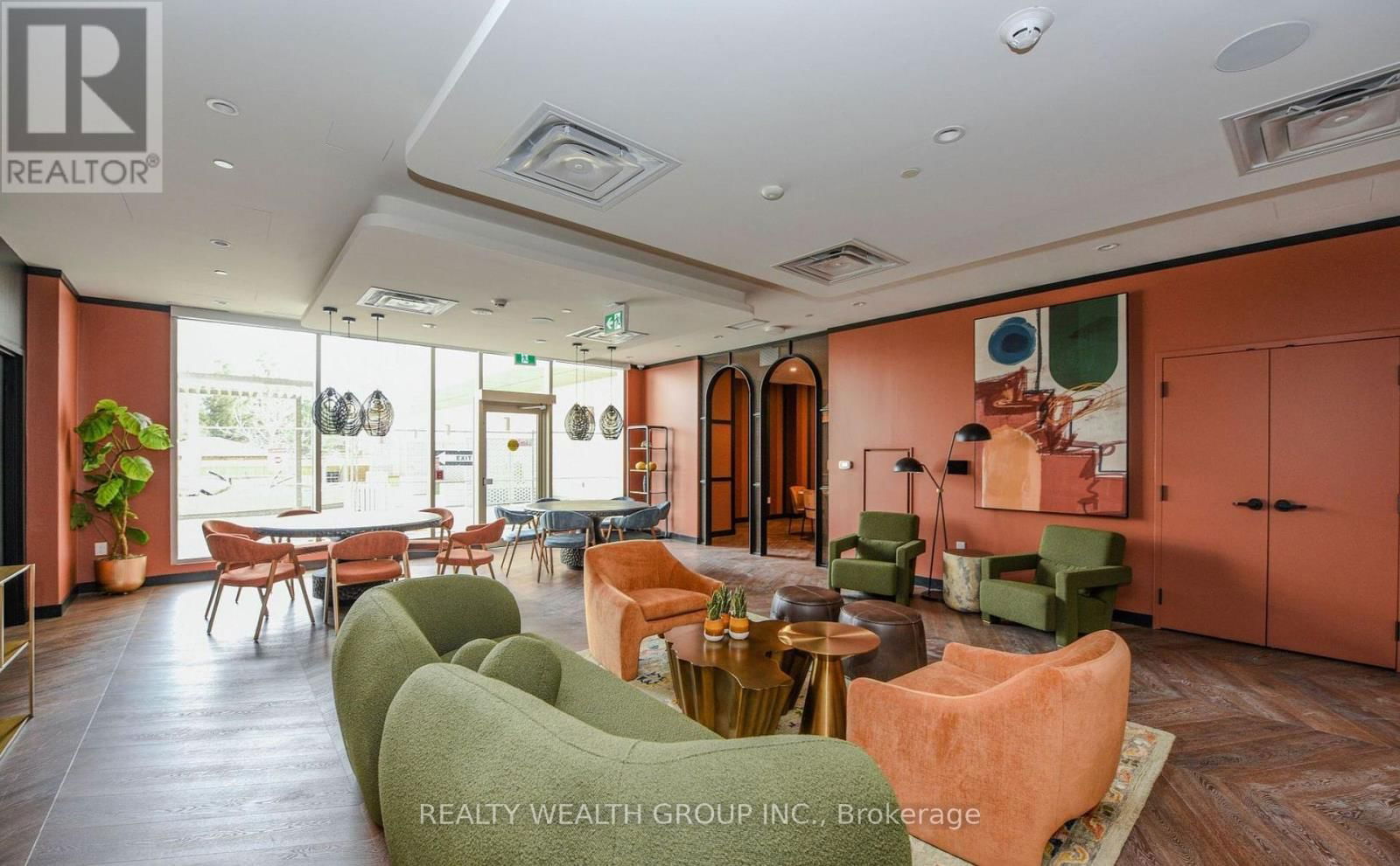 PH803 - 689 THE QUEENSWAY Image 38