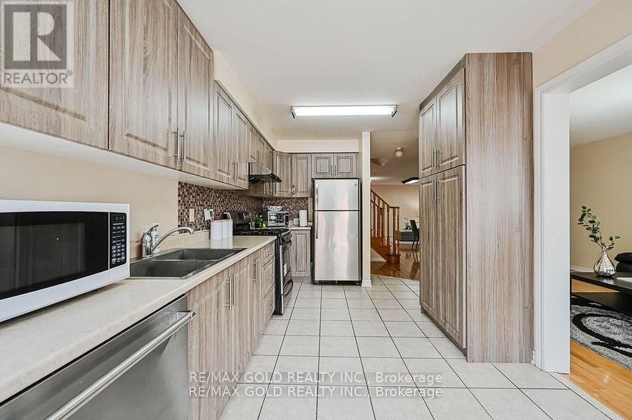 11 CAVERSHAM DRIVE Image 11