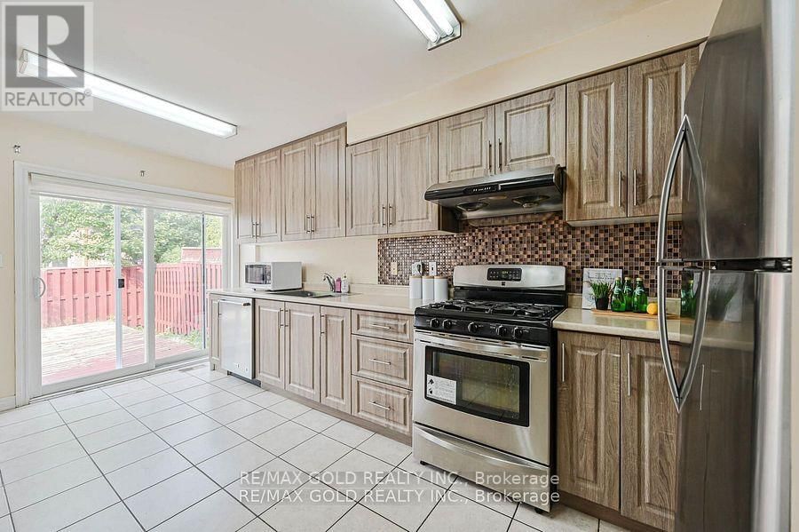 11 CAVERSHAM DRIVE Image 14