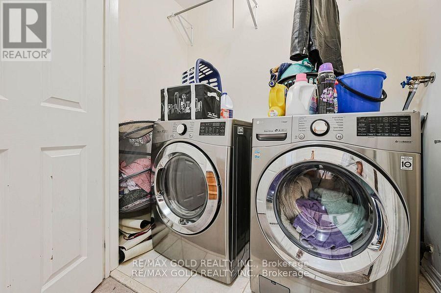 11 CAVERSHAM DRIVE Image 16