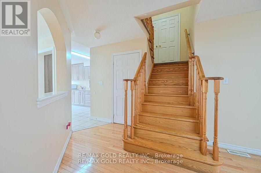 11 CAVERSHAM DRIVE Image 17
