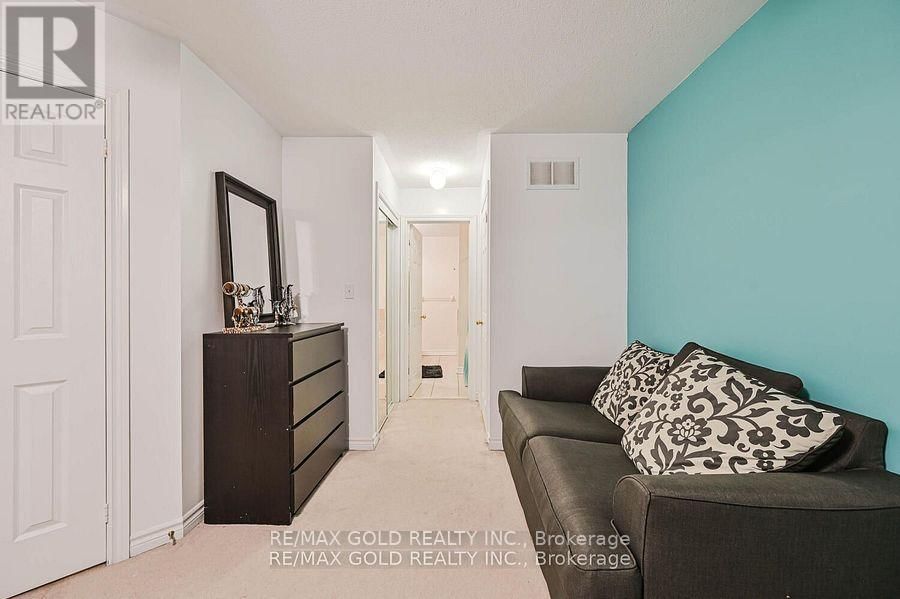 11 CAVERSHAM DRIVE Image 21