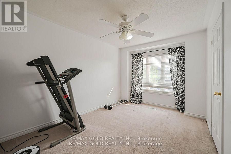 11 CAVERSHAM DRIVE Image 23