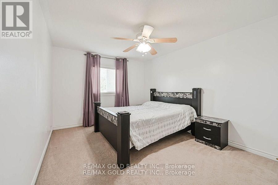 11 CAVERSHAM DRIVE Image 25