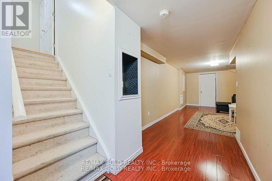 11 CAVERSHAM DRIVE Image 33