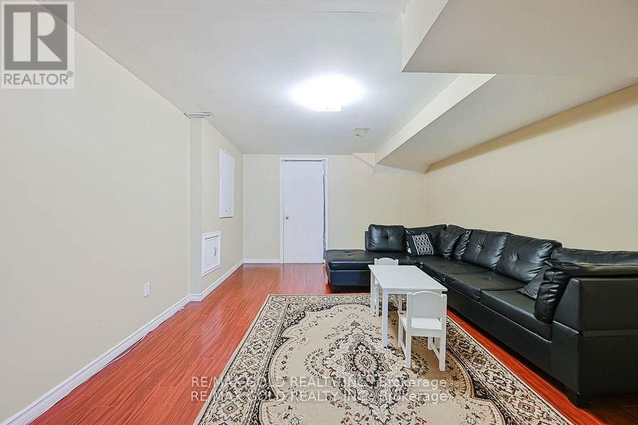 11 CAVERSHAM DRIVE Image 34