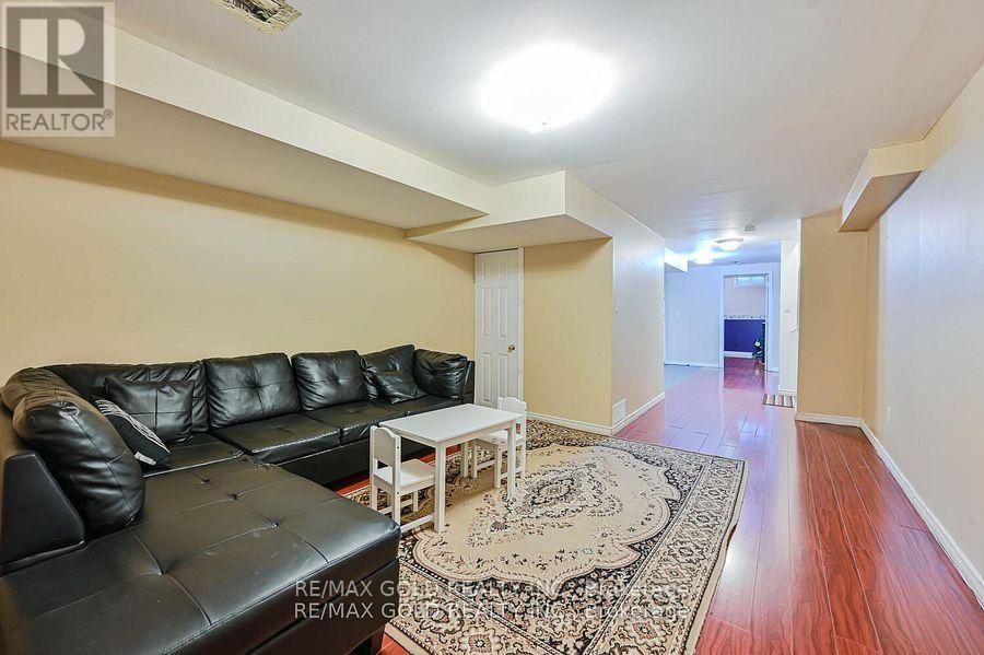 11 CAVERSHAM DRIVE Image 35