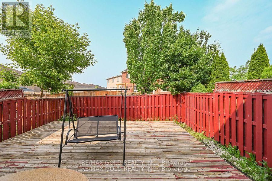 11 CAVERSHAM DRIVE Image 43