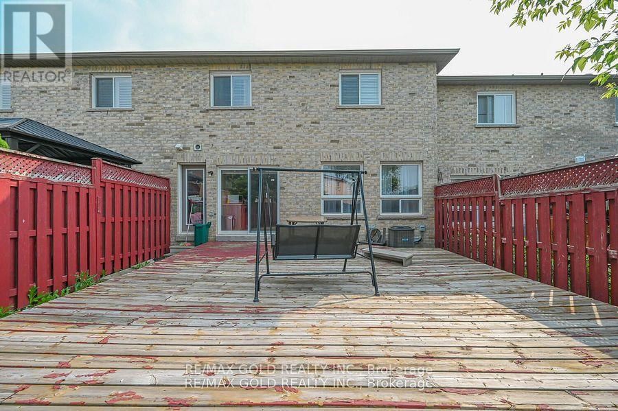 11 CAVERSHAM DRIVE Image 45