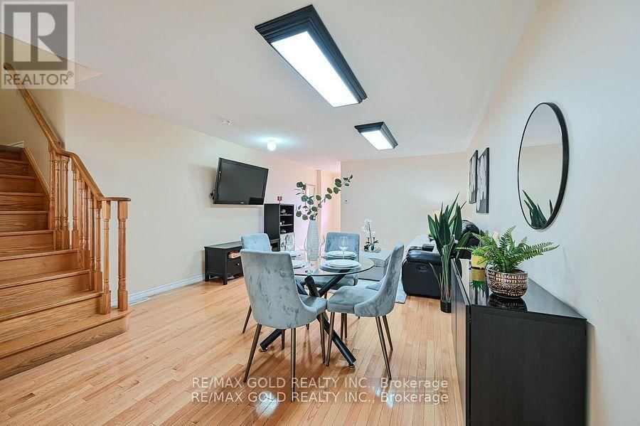 11 CAVERSHAM DRIVE Image 5