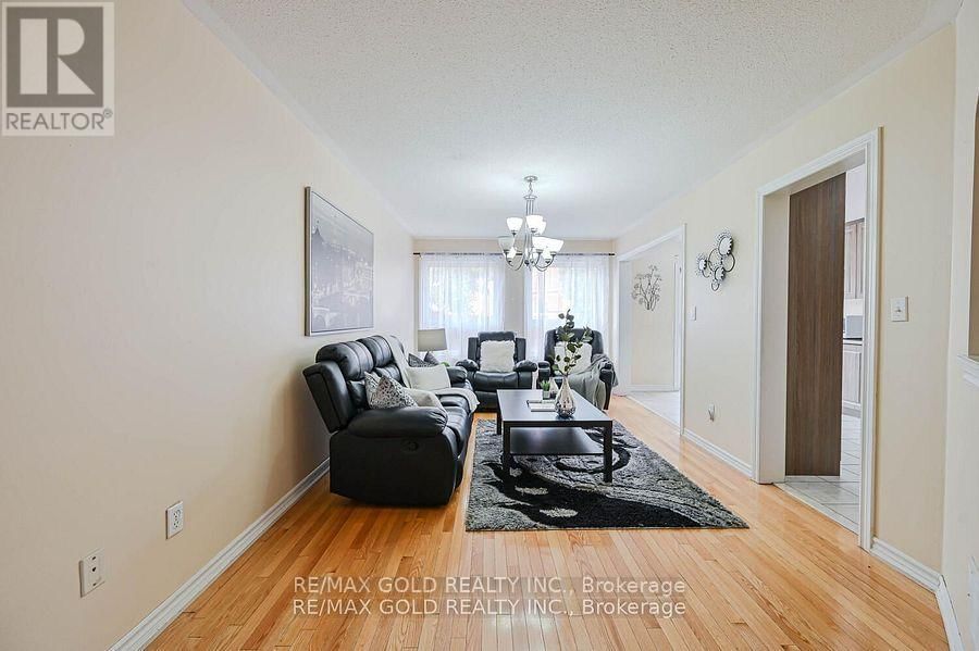11 CAVERSHAM DRIVE Image 7