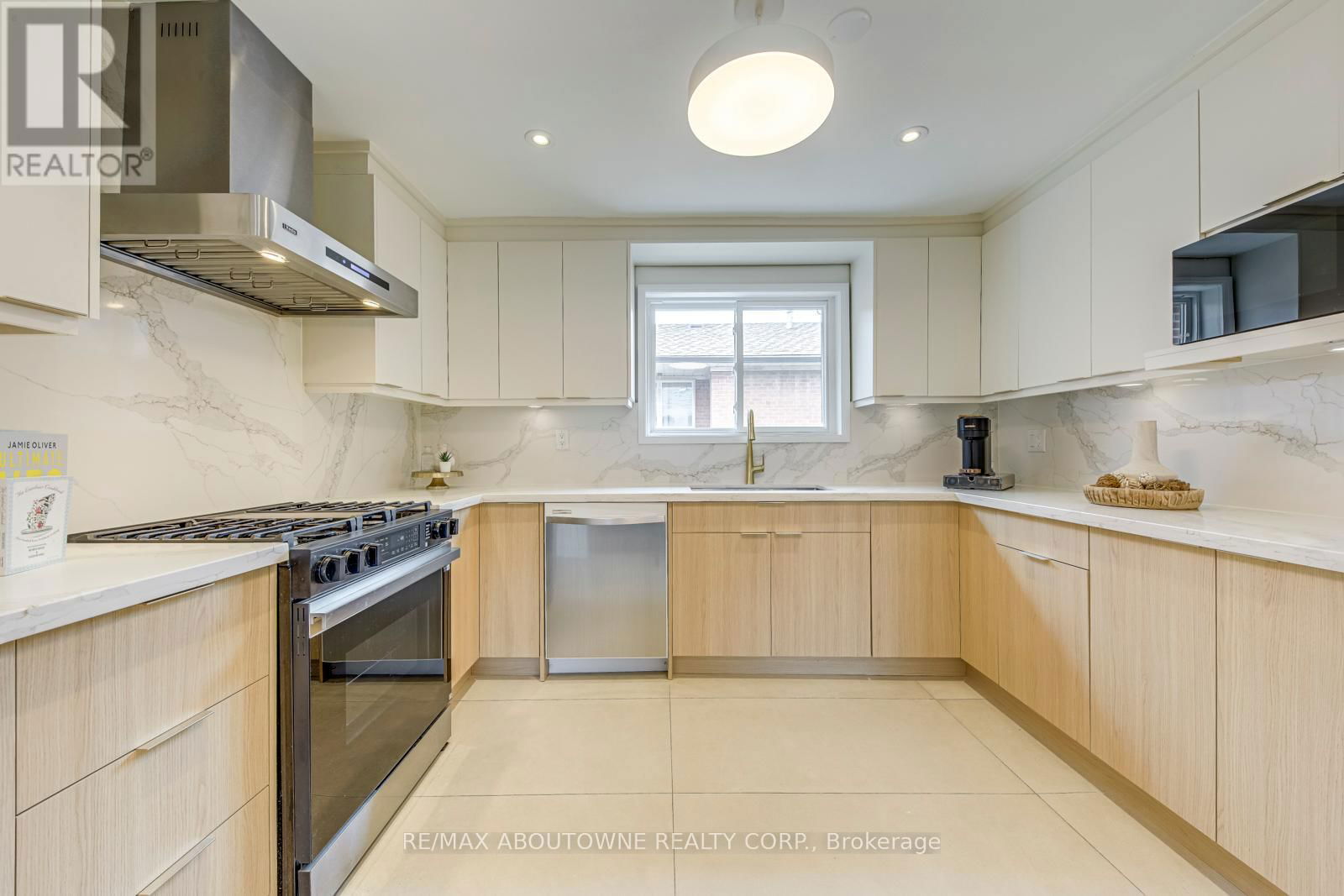 7 IVYBRIDGE DRIVE Image 16