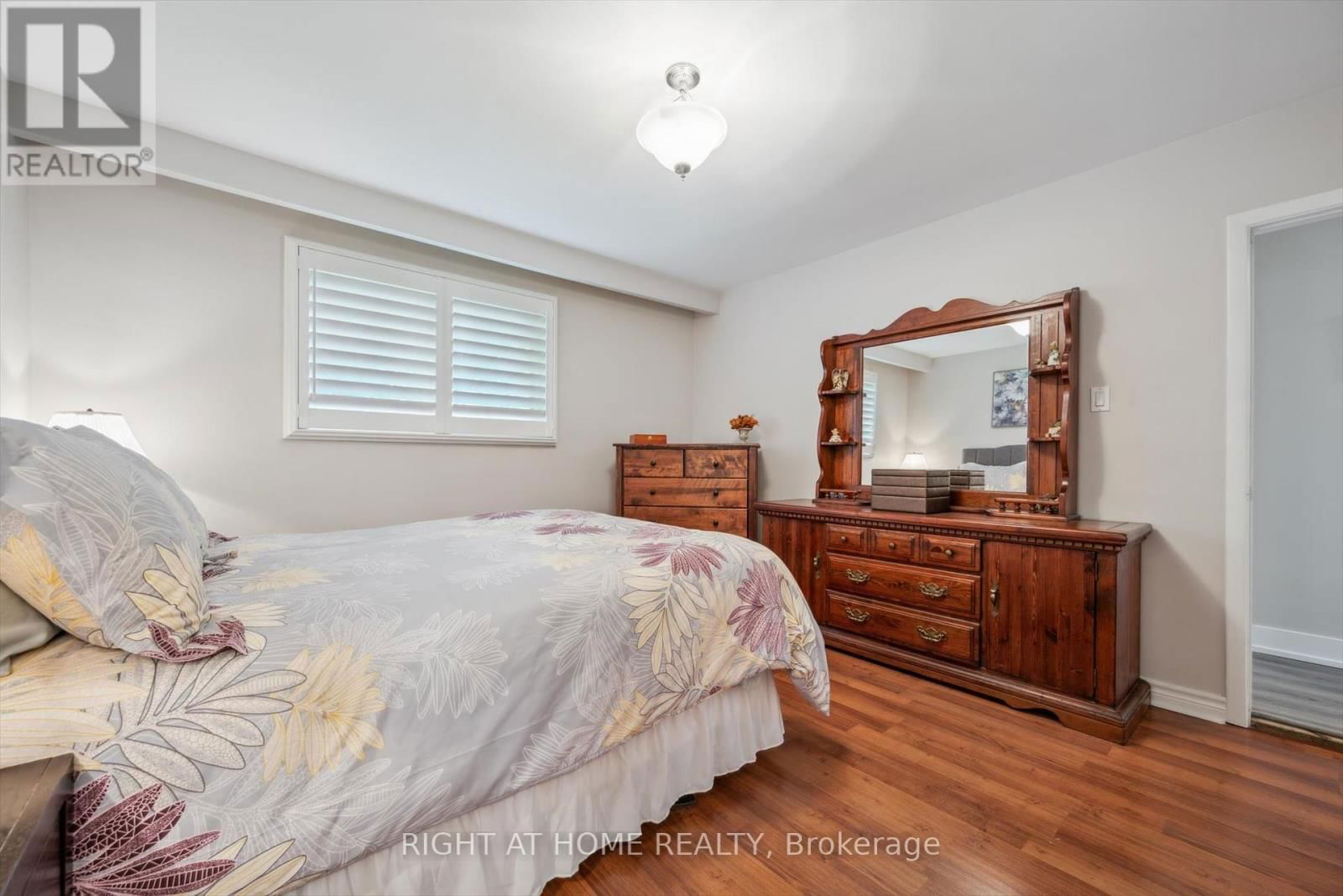 90 CLEMENT ROAD Image 17