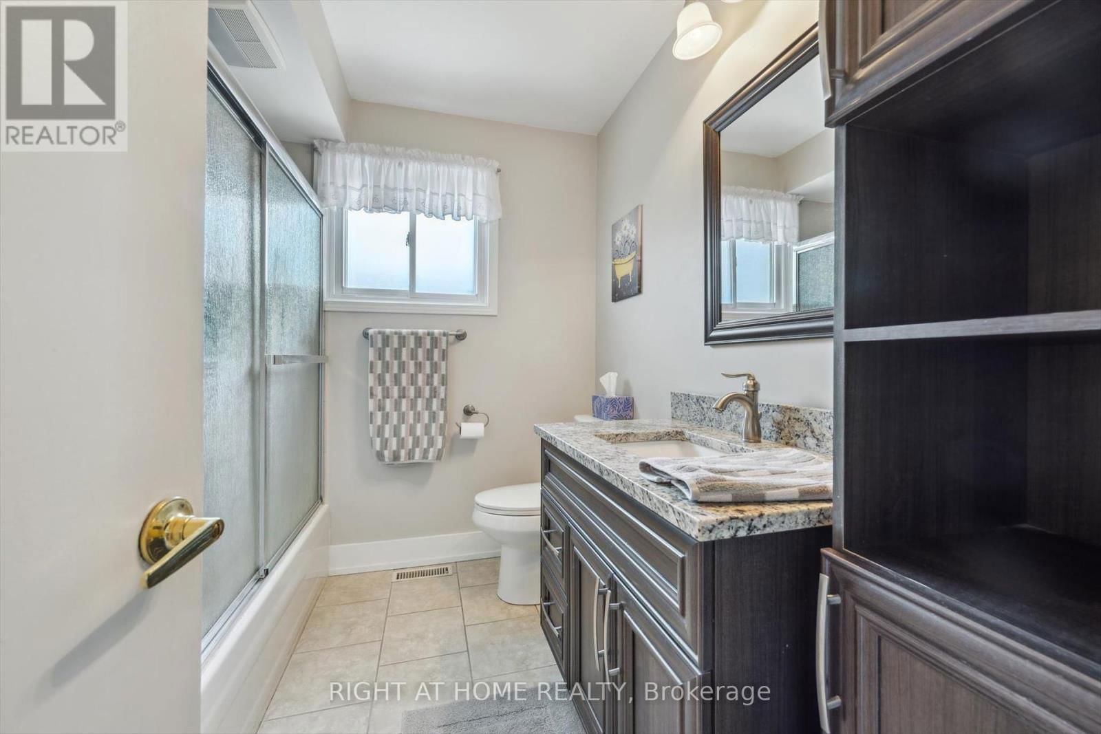 90 CLEMENT ROAD Image 23
