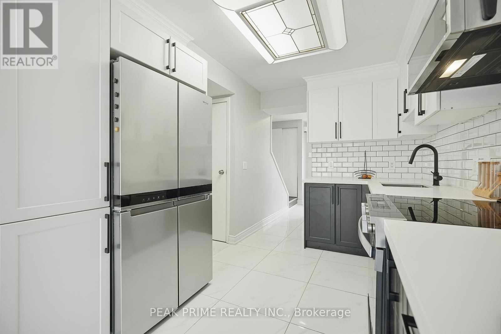 28 - 7030 COPENHAGEN ROAD Image 15
