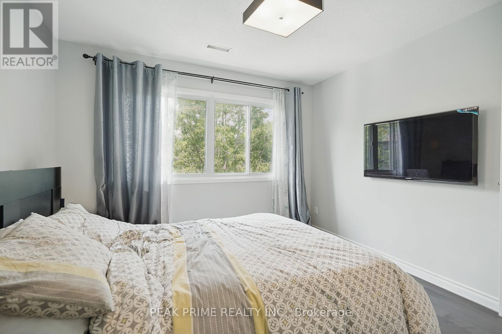28 - 7030 COPENHAGEN ROAD Image 30