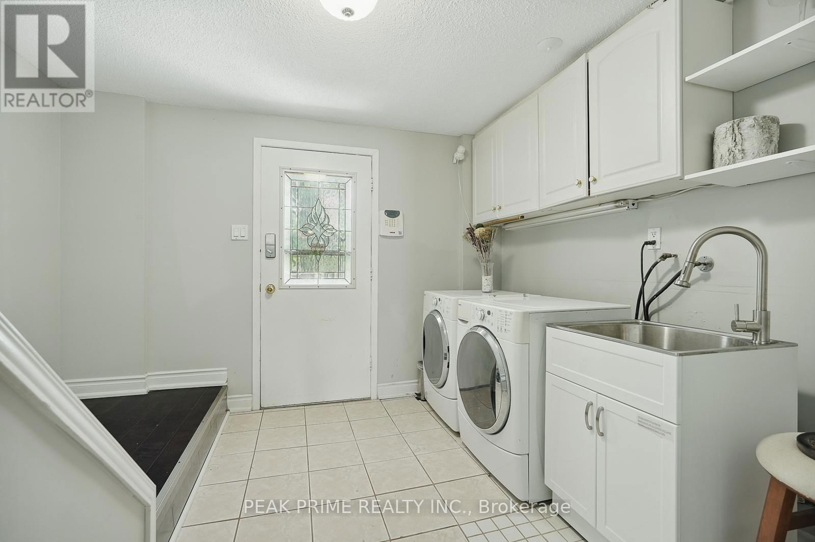 28 - 7030 COPENHAGEN ROAD Image 33