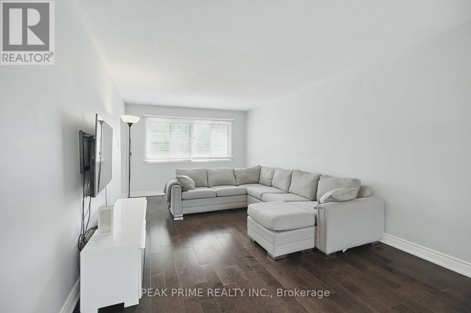 28 - 7030 COPENHAGEN ROAD Image 8