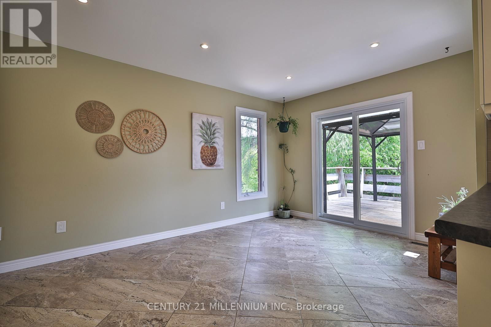 254 KENSINGTON PLACE Image 12