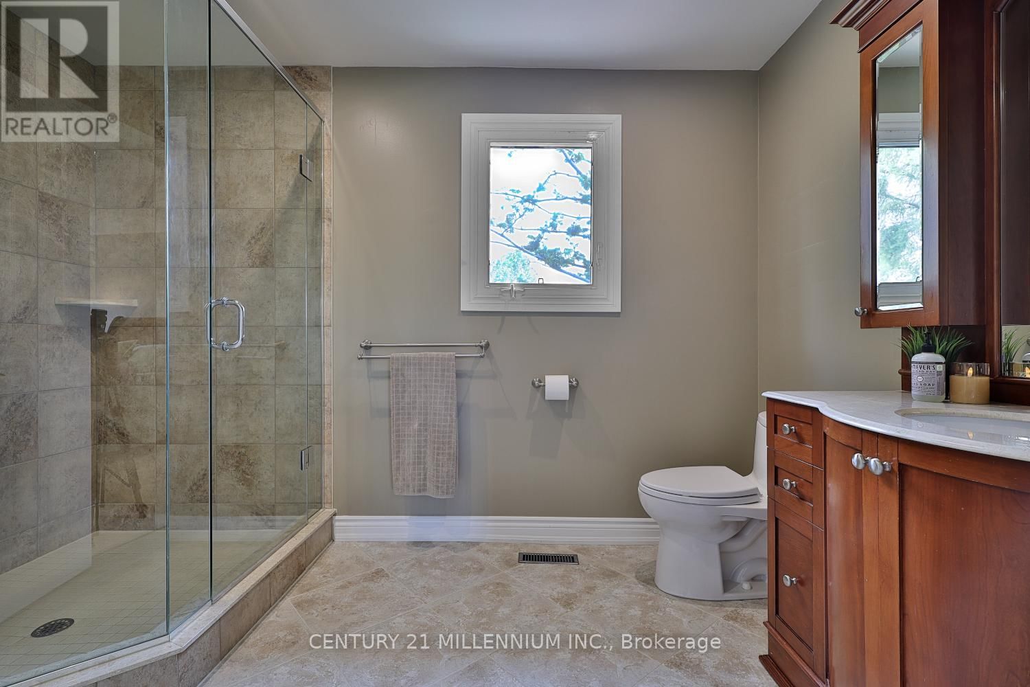254 KENSINGTON PLACE Image 19
