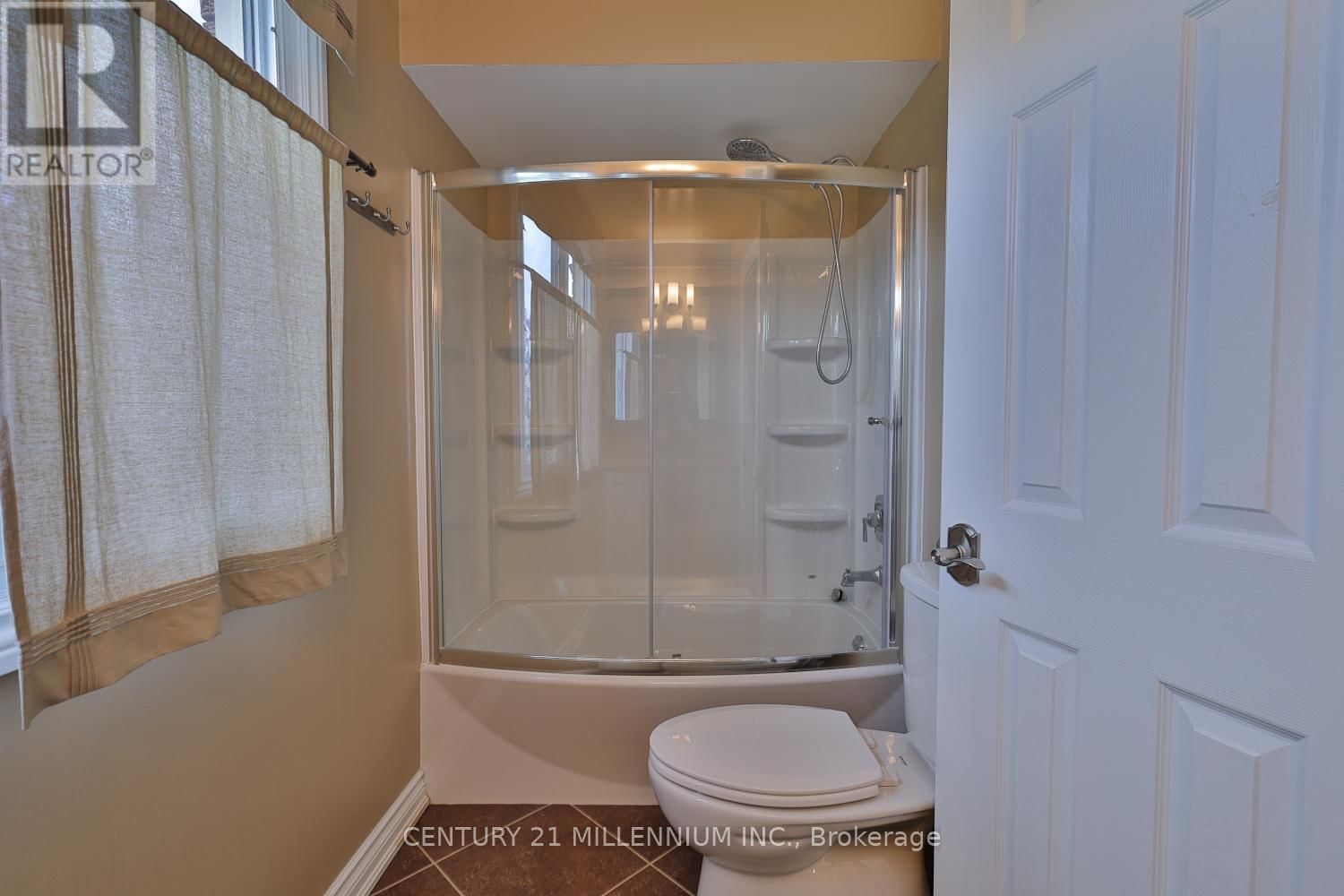 254 KENSINGTON PLACE Image 24
