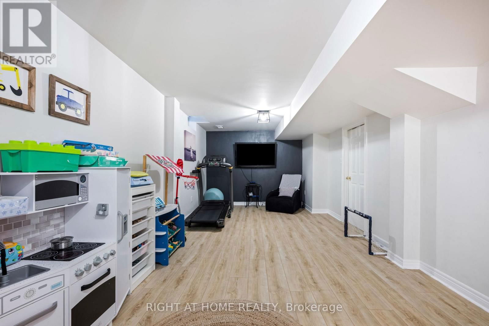 23 CEDARGROVE ROAD Image 36