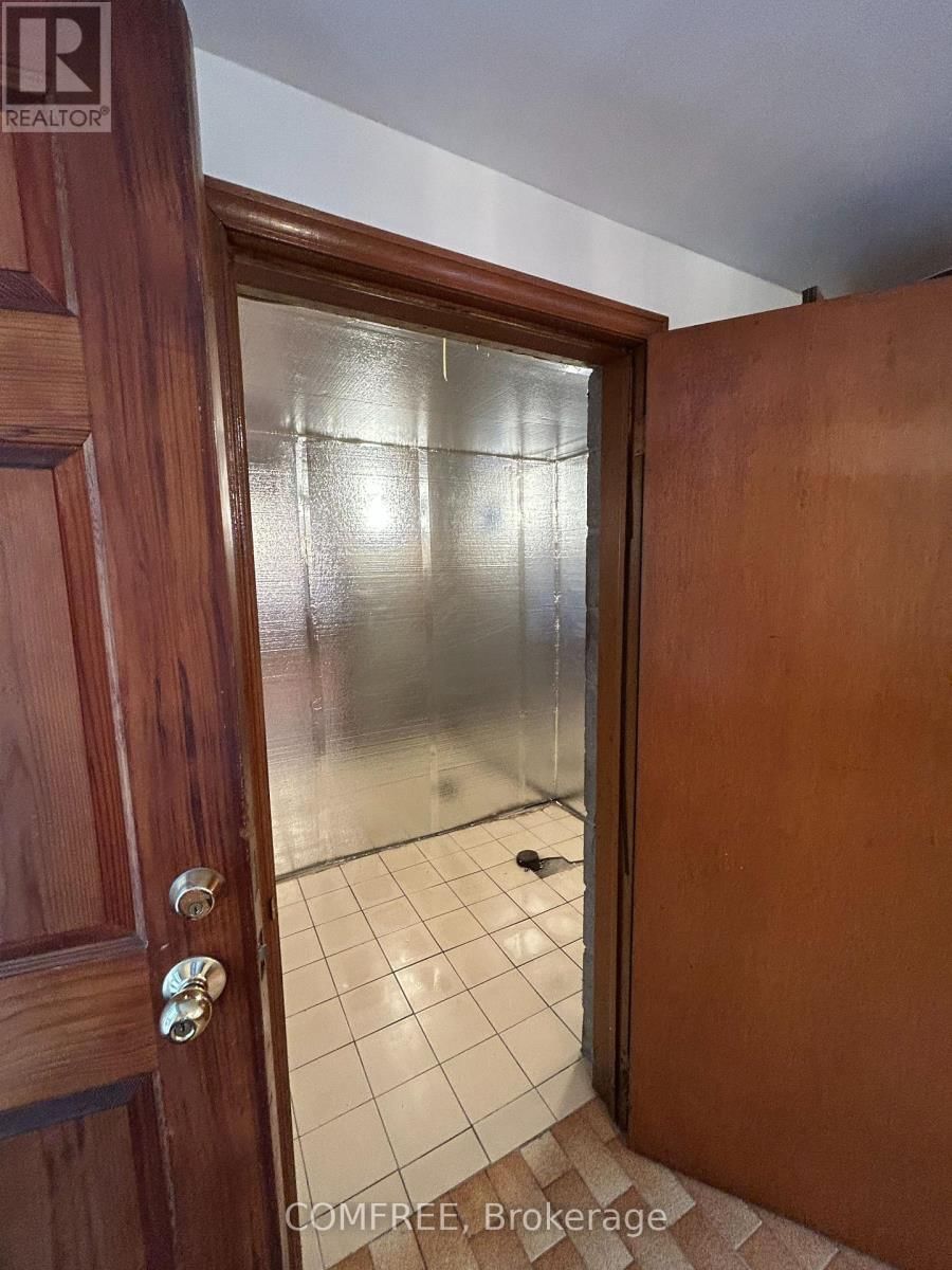 85 DOWNSVIEW AVENUE Image 32